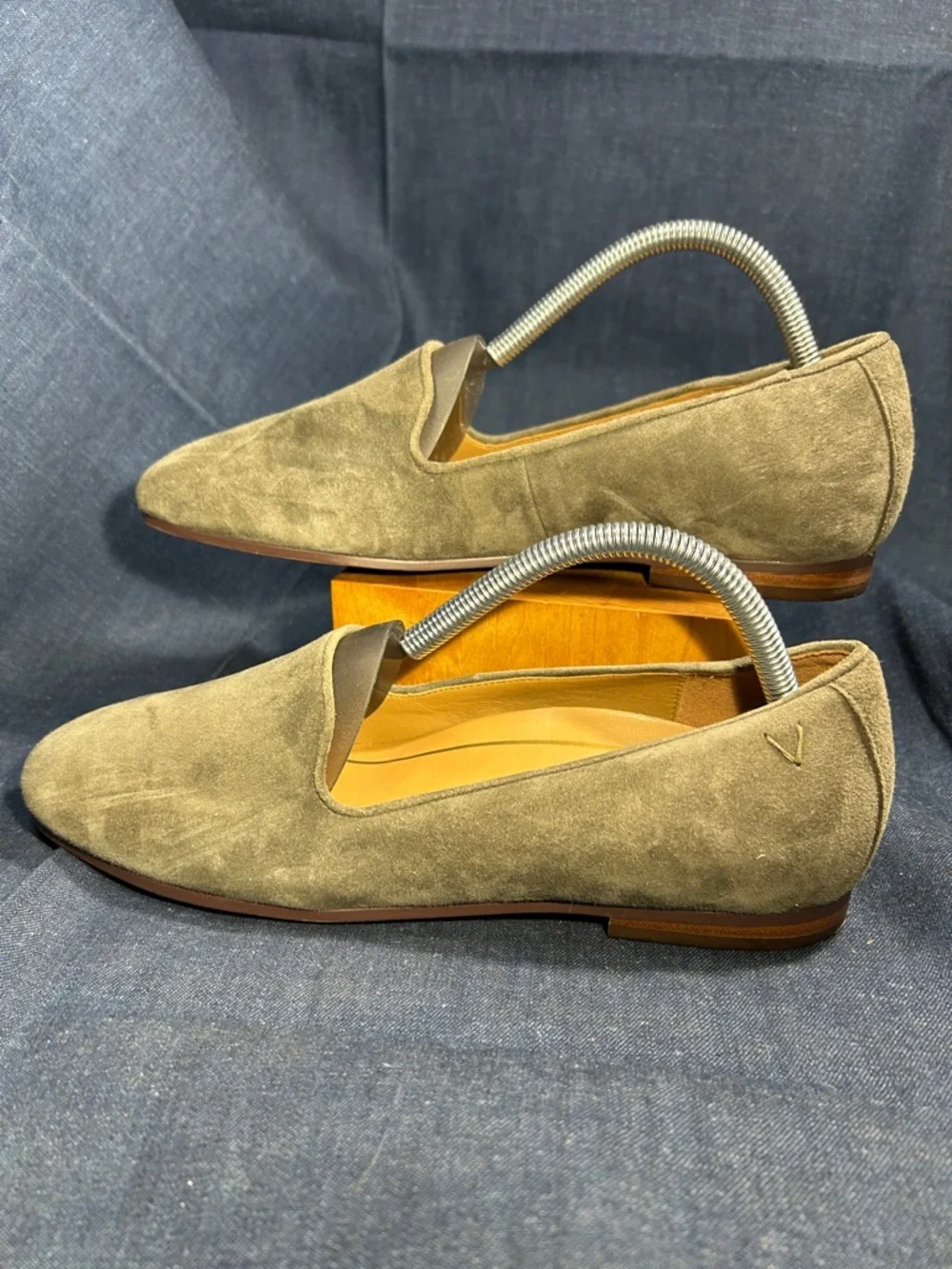 Vionic leather loafers almost NEW